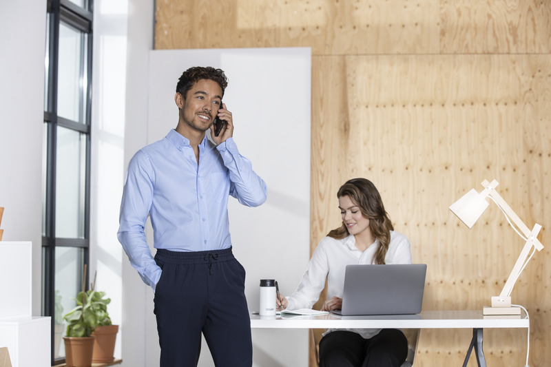 Le camicie no iron sono la scelta ideale per chi cerca una soluzione pratica e comoda per il proprio guardaroba aziendale.